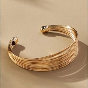 ‼️RARE‼️🎸ANTHRO🎸🔥NWOT🔥Open Wire Cuff Bracelet🔮Matching Earrings in my closet!🔮